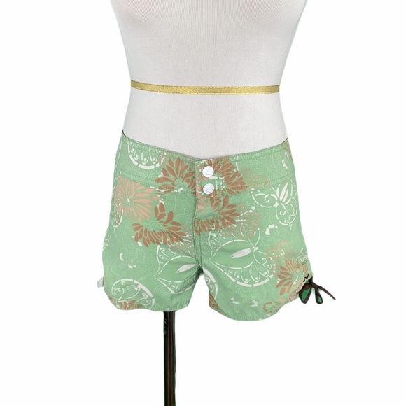 Ripcurl Green Floral Side Cinched Board Shorts - Picture 2 of 16